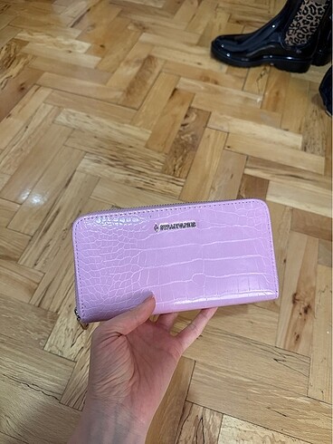Pembe cüzdan