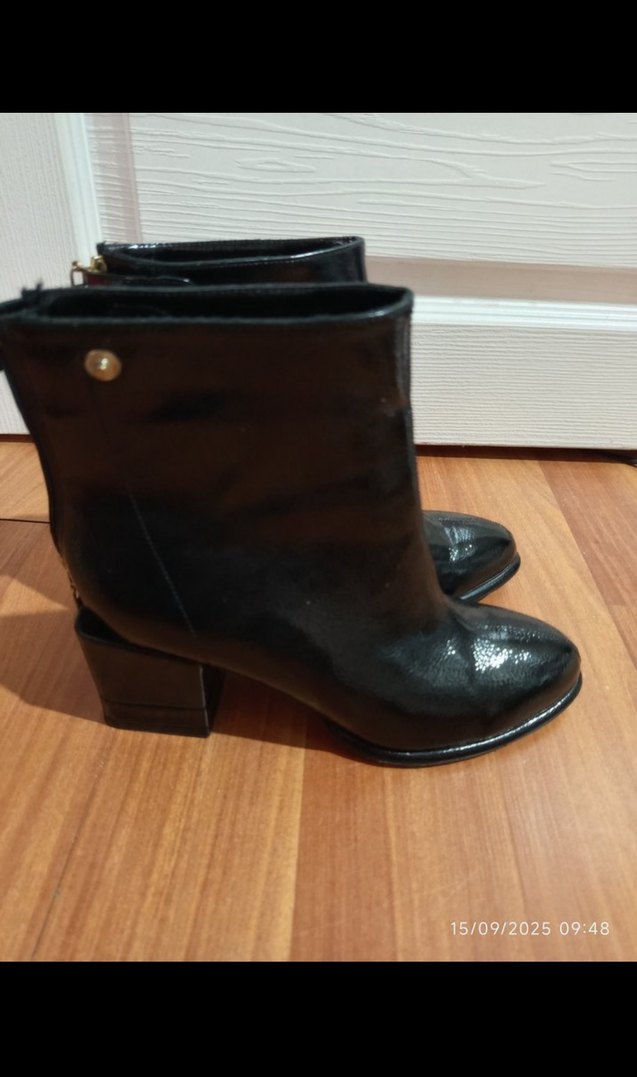 Siyah Yılan Desenli Deri Topuklu Kadın Bot - Görsel 3