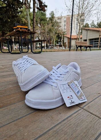 44 Beden Hummel ayakkabılarımız stokta