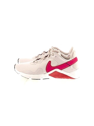 Nike Spor Ayakkabı %70 İndirimli.
