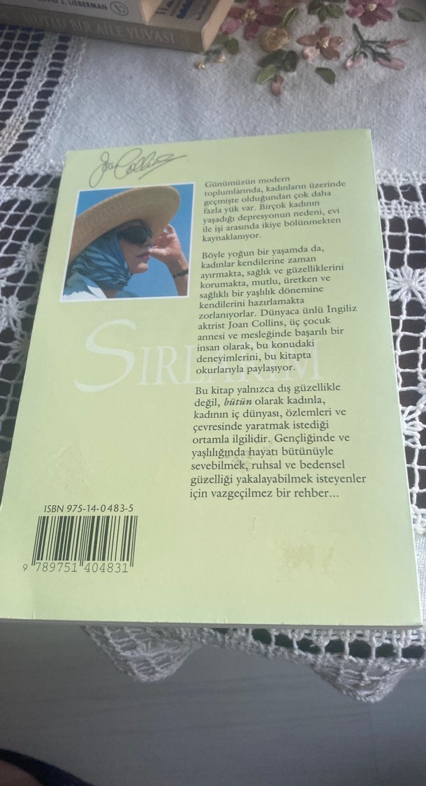 Joan Collins - Sırlarım Biyografi Kitabı - Görsel 2