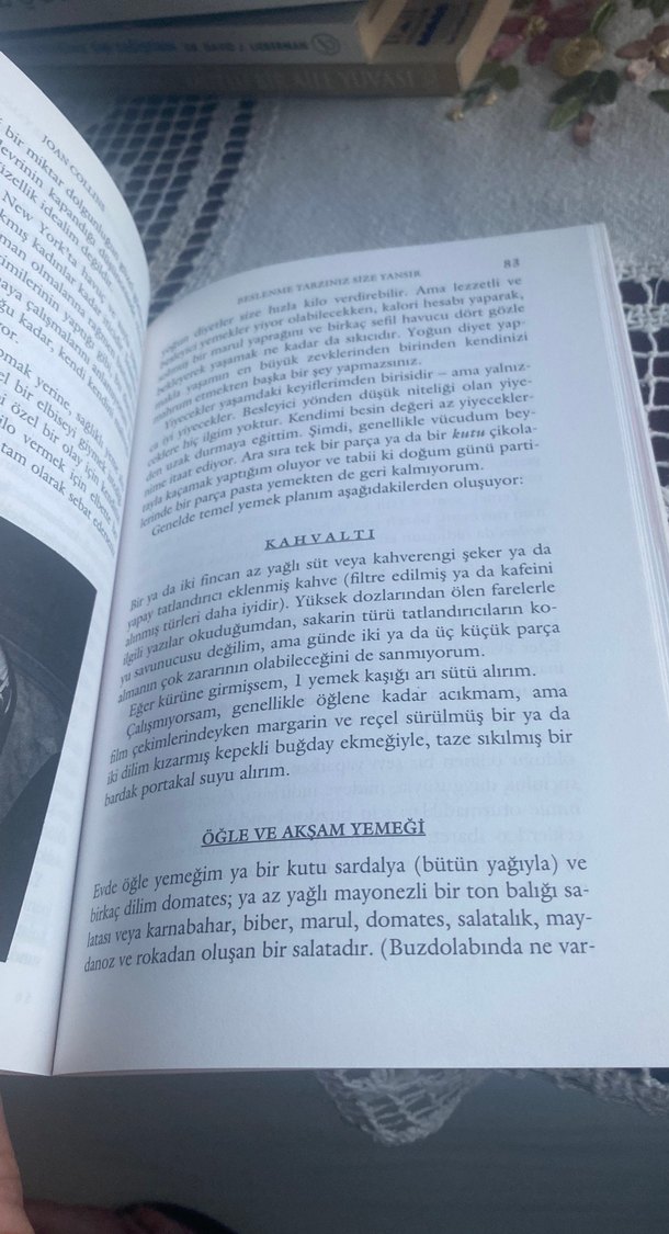 Joan Collins - Sırlarım Biyografi Kitabı - Görsel 4