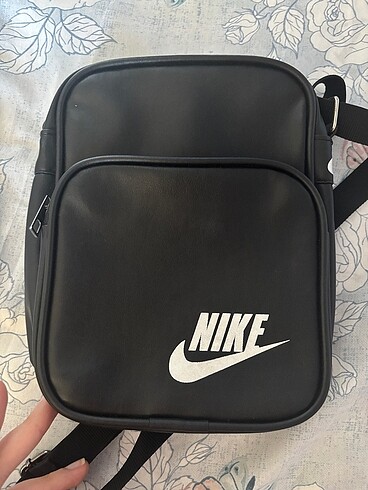 Nike çapraz çanta