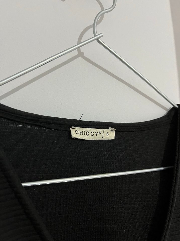 Püsküllü Siyah Uzun Kollu V Yaka Elbise - Görsel 3