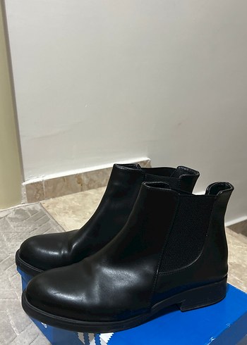 Siyah Deri Kadın Topuklu Bot