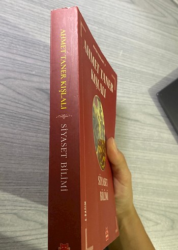  Beden Renk Siyaset Bilimi - Ahmet Taner Kışlalı