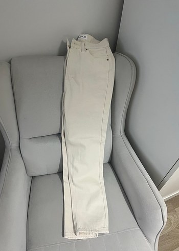 32 Beden beyaz Renk Pull&Bear jean