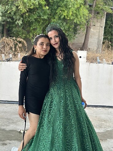 28 Beden yeşil Renk Rahat bir kere giyildi hasar sıfır