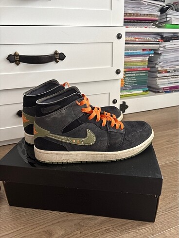 Nike Air Jordan 1 MID SE CRAFT olive clair