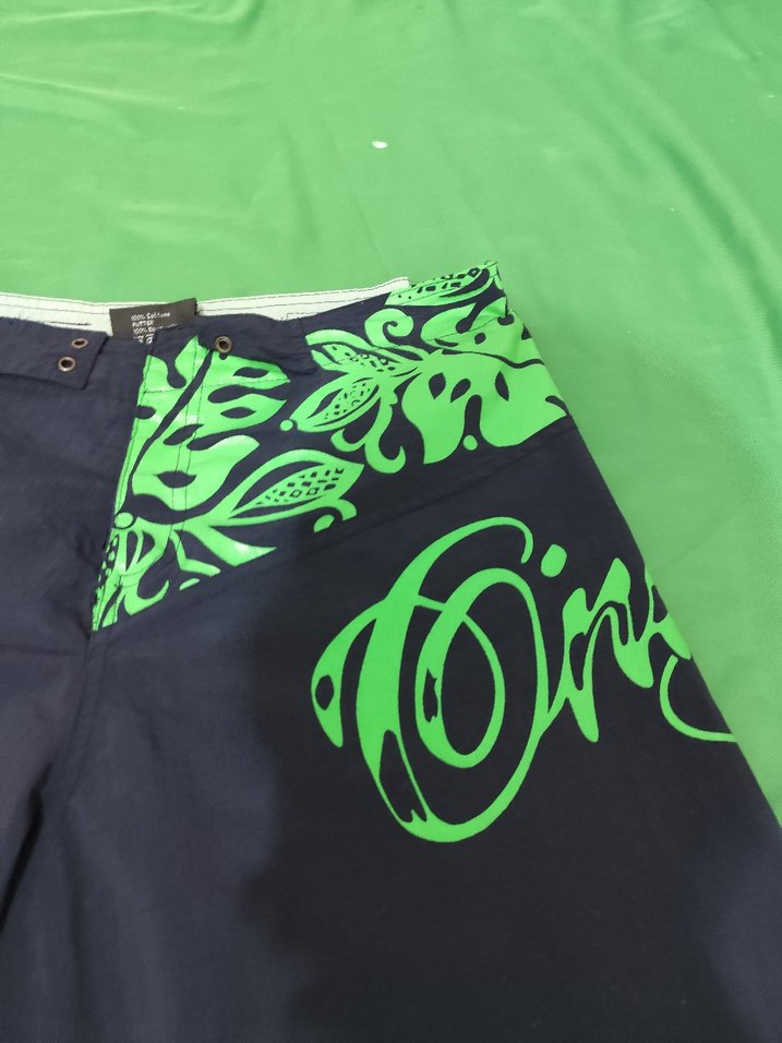 Erkek Yeşil Desenli Yüzme Şortu - Görsel 2