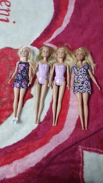 Barbie bebek
