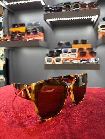 Beden Fendi ithal Sunglasses