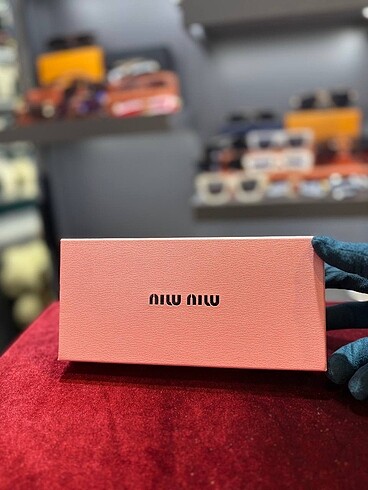 Beden Miu Miu Gözlük Kutusu