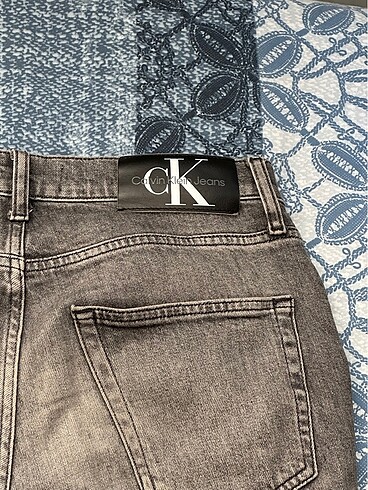 29 Beden gri Renk Calvin Klein Pantolon orjinal