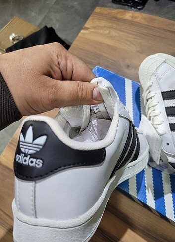 ADIDAS SUPERSTAR BEYAZ SIYAH - Görsel 2
