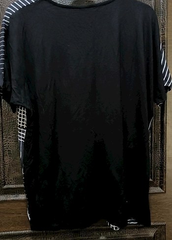 Uzun Siyah Çizgili  Tişört - Görsel 2