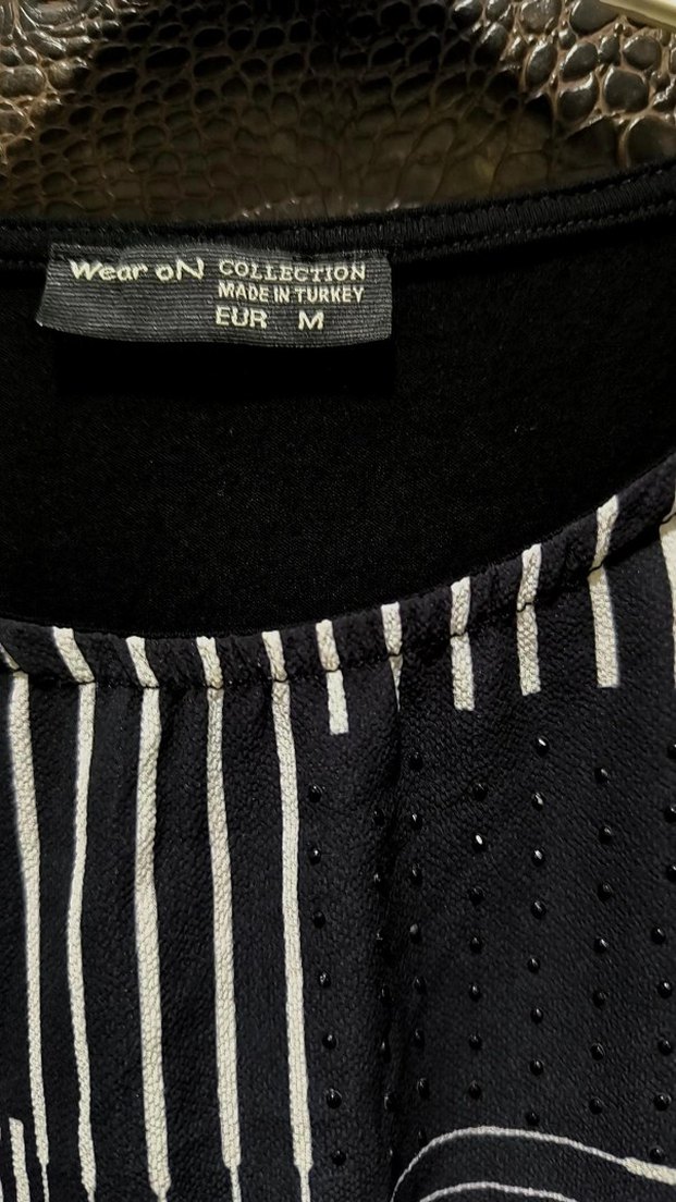 Uzun Siyah Çizgili  Tişört - Görsel 3