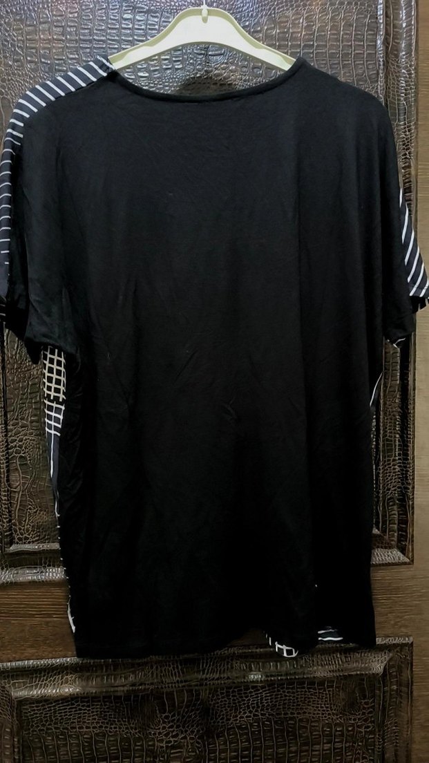 Uzun Siyah Çizgili  Tişört - Görsel 2