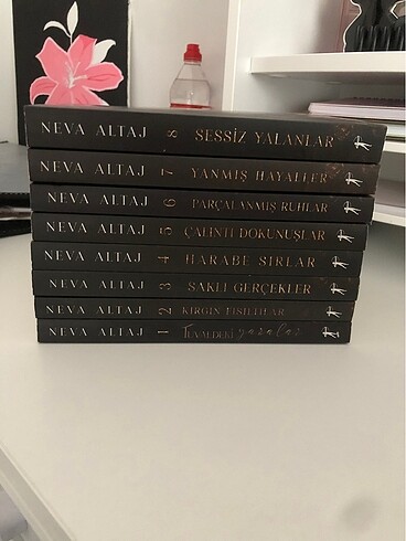 Kusursuzca Kusurlu kitap serisi -Neva Altaj
