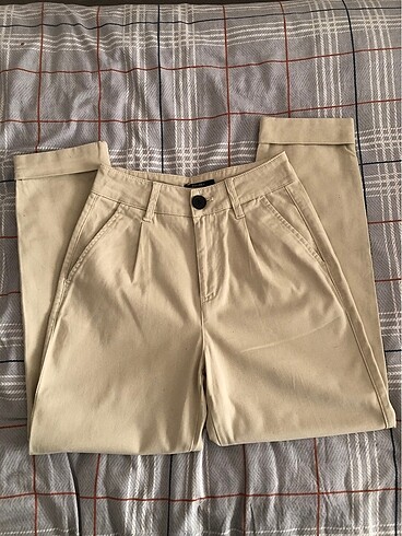 32 Beden ten rengi Renk Bershka Pantolon
