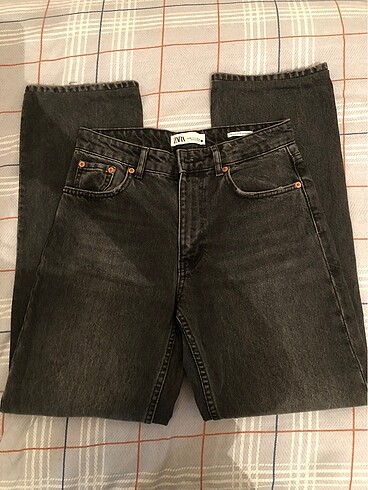s Beden Zara Midwait Straight Jean