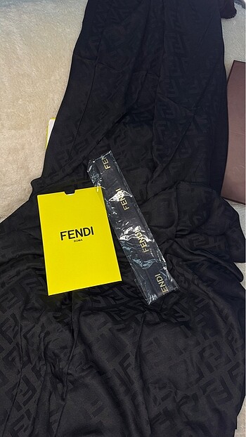 TAM SET KUTULU FENDİ İTHAL İPEK KAŞMİR ŞAL - SİYAH
