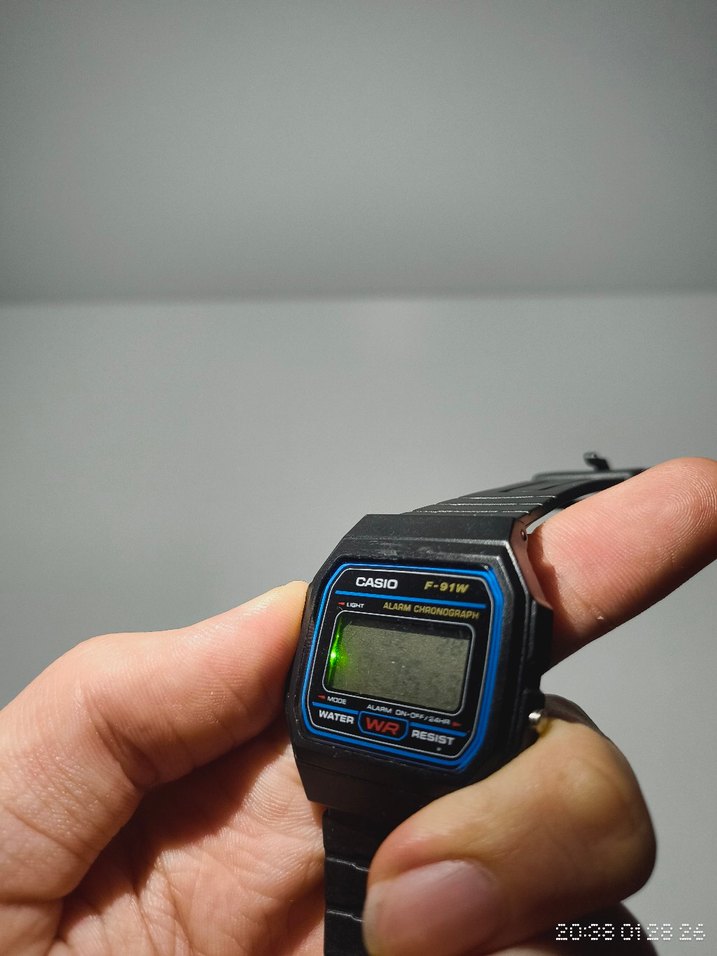 Siyah Dijital Saat - F-91W Kasa - Tüm Fonksiyonlar Aktif - Görsel 3