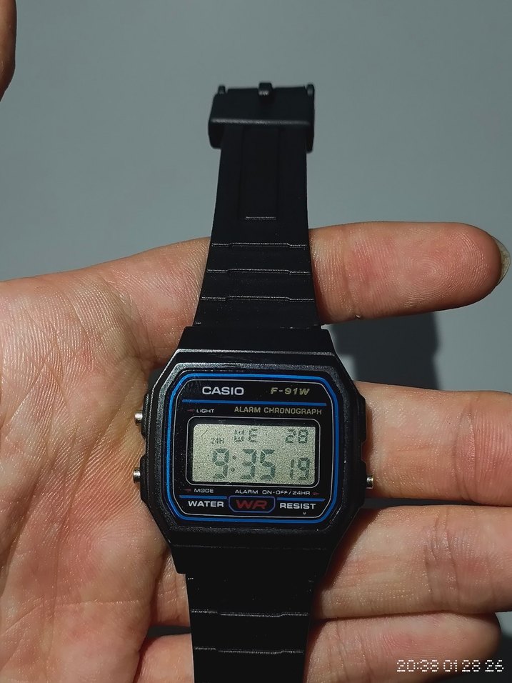 Siyah Dijital Saat - F-91W Kasa - Tüm Fonksiyonlar Aktif - Görsel 2