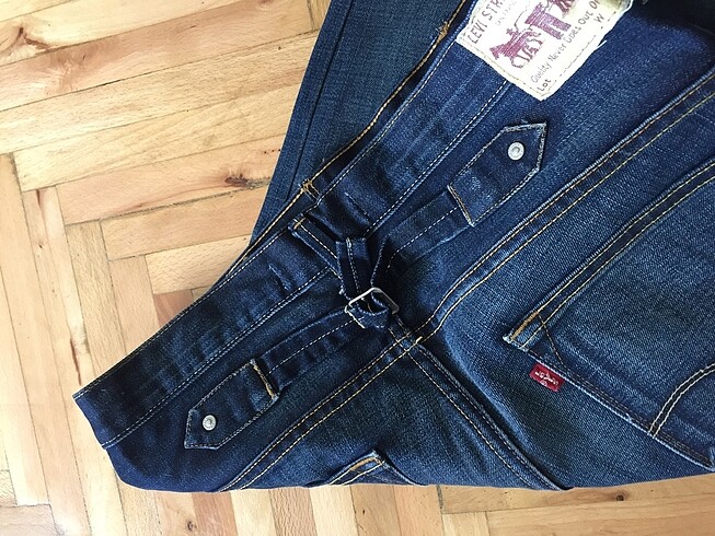 34 Beden lacivert Renk Levi?s 503 Loose Jean ( bol kesim erkek kot )