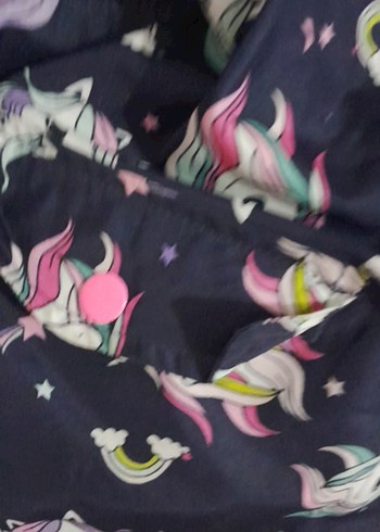 Kız Çocuk Kapüşonlu Renkli Baskılı Yağmurluk - Görsel 5