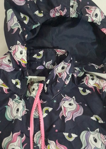 Kız Çocuk Kapüşonlu Renkli Baskılı Yağmurluk - Görsel 2