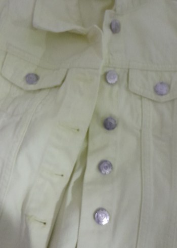 Sarı Düğmeli - Görsel 3