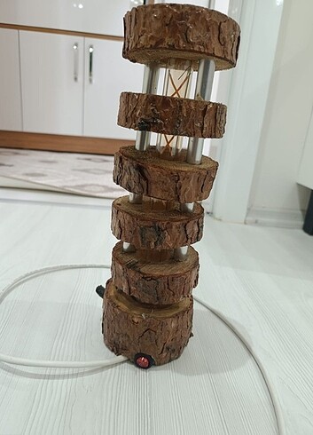 Ahşap lamba 