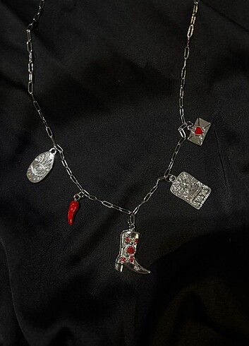 CHARM KOLYE 