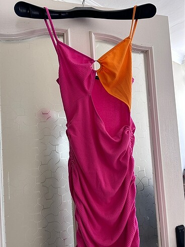 pembe elbise