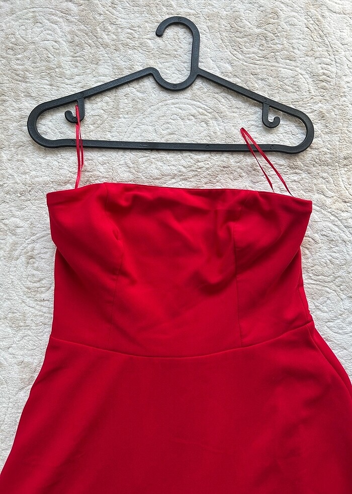 Trendyolmilla Kırmızı Straplez A kesim Elbise - Görsel 4