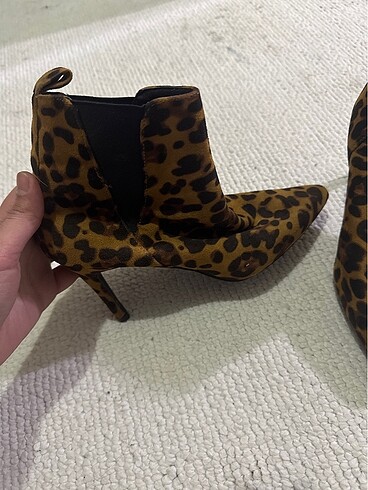 37 Beden Leopar ince topuk