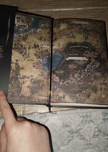 Aynalar Çağı: Yozlaşmış Harabeler - Emre Gül - Görsel 4