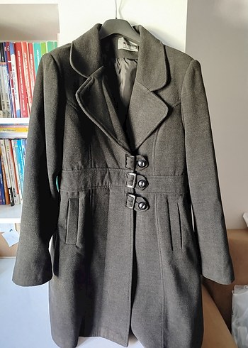 Kemer Detaylı Koyu Gri Kaban - Görsel 3