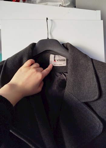 Kemer Detaylı Koyu Gri Kaban - Görsel 2