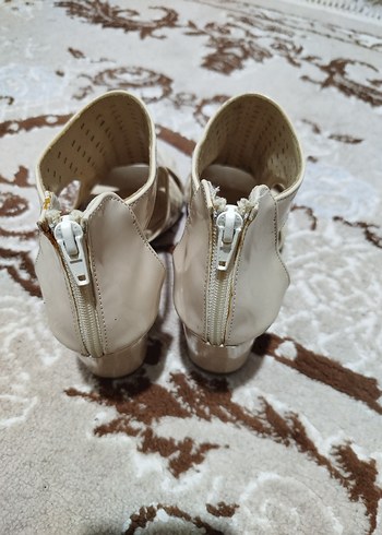 Bej Minimalist Dolgu Topuklu Kadın Sandalet - Görsel 4