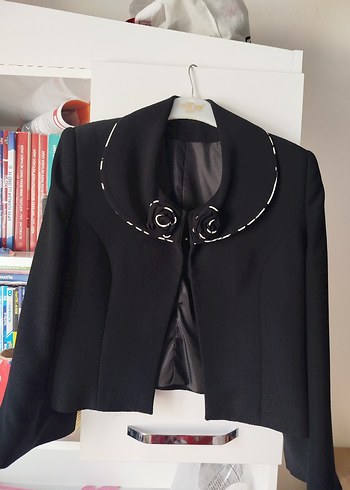 siyah Beyaz desenli uzun ceketli elbise - Görsel 4