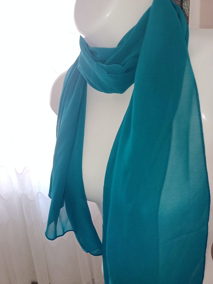 Turkuaz Kadın Dökümlü Saten Şal - Görsel 2
