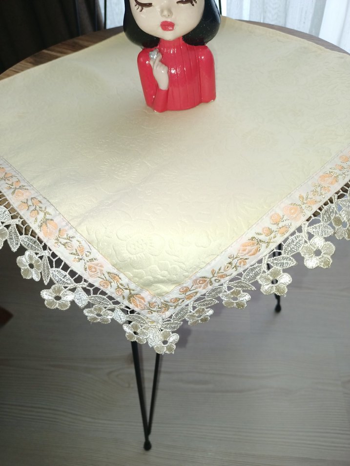 Nakışlı Beyaz Masa Örtüsü - Görsel 3