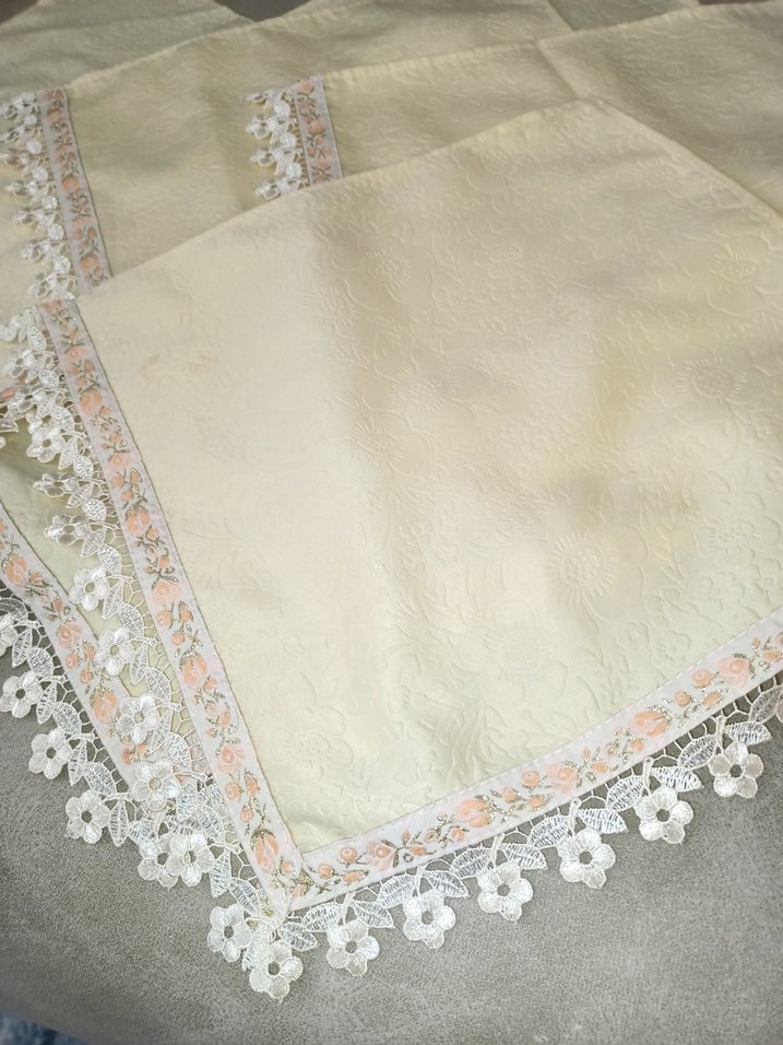 Nakışlı Beyaz Masa Örtüsü - Görsel 2