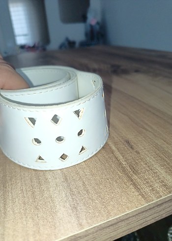 Beyaz Deri Tokalı Kadın Kemer - Görsel 3