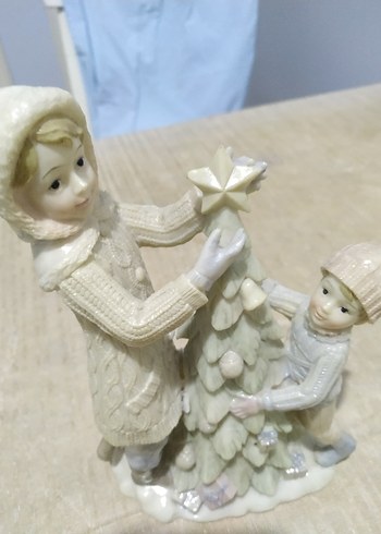 Beyaz Pastel Renkli Çocuklu Figürin