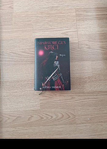 İmparatorluğun Kılıcı - Adora Yağmur