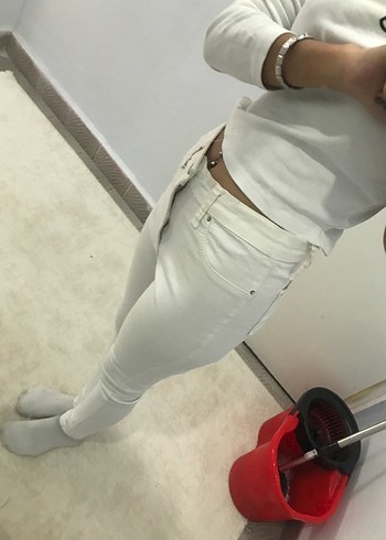 Beyaz Kadın Kot Dar Kesim Jean