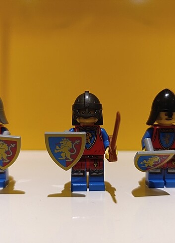 Lego lion knight 3x